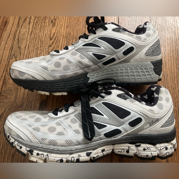 New Balance Run Disney 2015 Minnie Mouse Running Shoes Size 8 ❤️🖤 - Picture 7 of 15